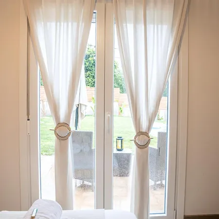 O Lar De Laura Casa Familiar Escapada Tranquila Con Piscina Y Sala De Juegos Cerca De Ferienhaus Vigo