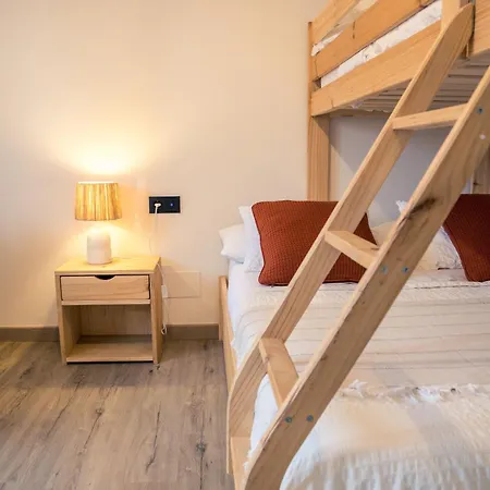 O Lar De Laura Casa Familiar Escapada Tranquila Con Piscina Y Sala De Juegos Cerca De Ferienhaus