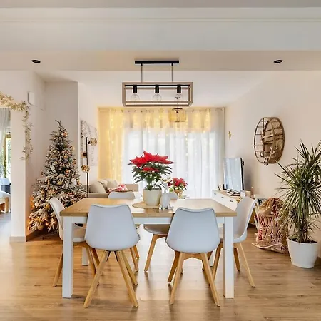 Casa de Férias O Lar De Laura Casa Familiar Escapada Tranquila Con Piscina Y Sala De Juegos Cerca De *