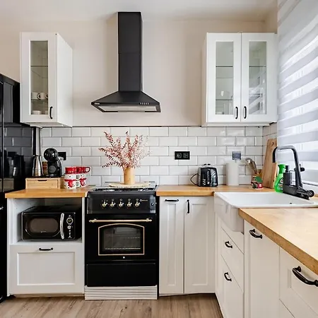 O Lar De Laura Casa Familiar Escapada Tranquila Con Piscina Y Sala De Juegos Cerca De Hébergement de vacances *