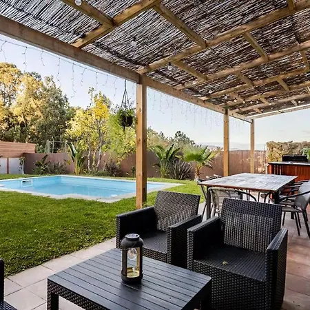 Дом отдыха O Lar De Laura Casa Familiar Escapada Tranquila Con Piscina Y Sala De Juegos Cerca De *