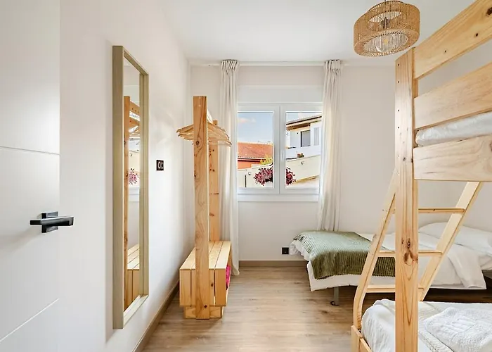 O Lar De Laura Casa Familiar Escapada Tranquila Con Piscina Y Sala De Juegos Cerca De Feriehus